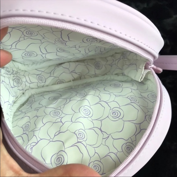 Dolce & Gabbana Perfume Super Soft Vinyl Cosmetic Bag. Fabulous light purple. - Picture 4 of 4